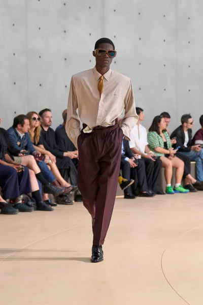 Look 39